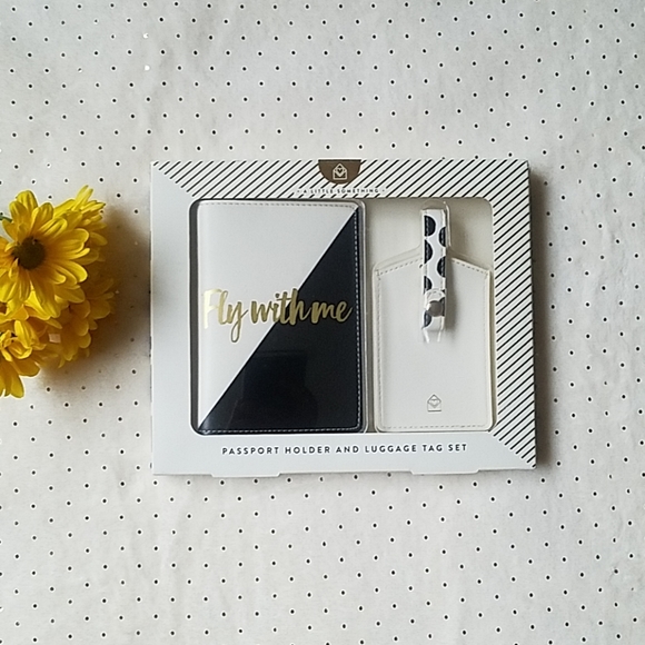 other Accessories - Passport Holder And Luggage Tag Set